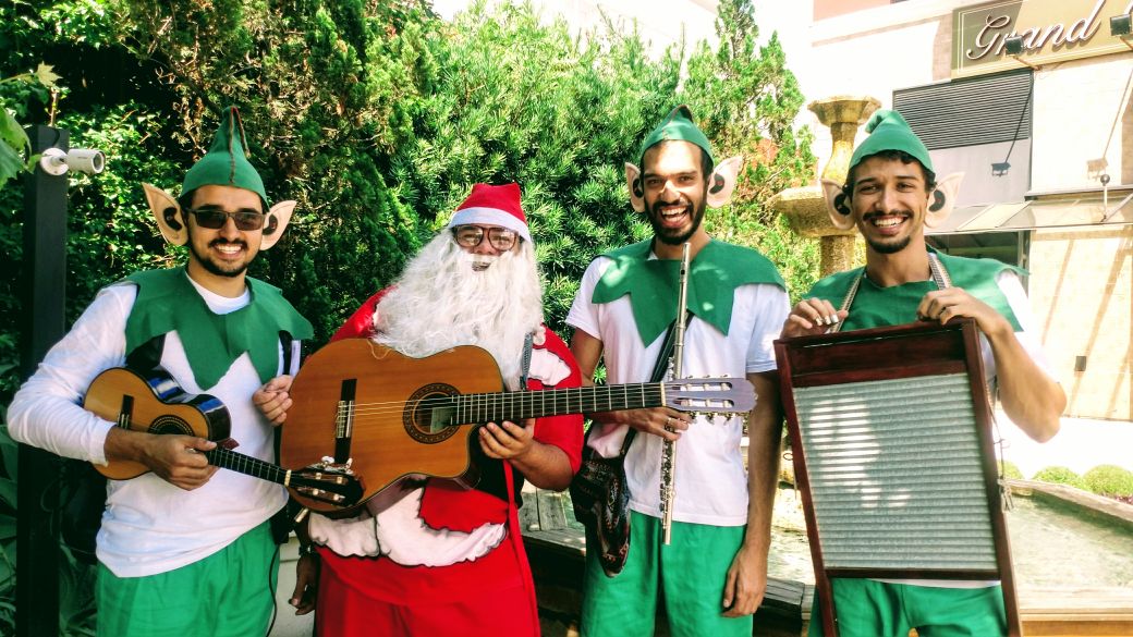 CHORINHO DE NATAL É A ATRAÇÃO ESPECIAL NO VILAREJO NESSE SÁBADO