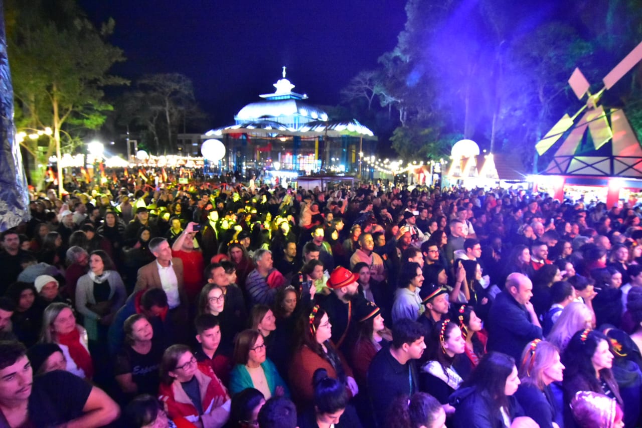 35ª Bauernfest é aberta com grande público em Petrópolis